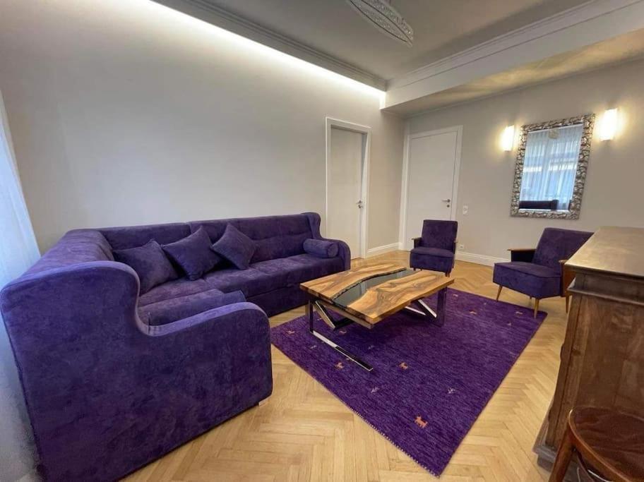 W Modernistycznej Kamienicy W Gdyni Apartment *